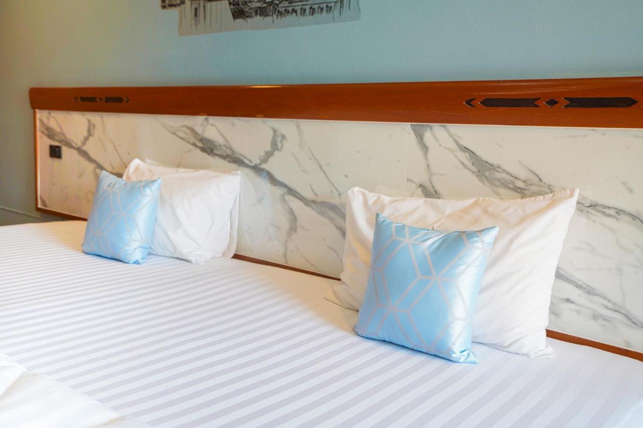 Mayfa Hotel - Sha Extra Plus Phuket Exterior photo